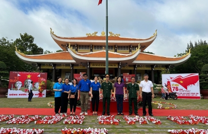 Hội Cựu chiến binh, Công đoàn, Đoàn thanh niên PVChem tại khu vực phía Nam tổ chức Dâng hương tưởng nhớ các anh hùng liệt sỹ trong ngày 27/7